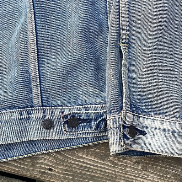 Levi’s Trucker Jean Jacket - Picture 12 of 13